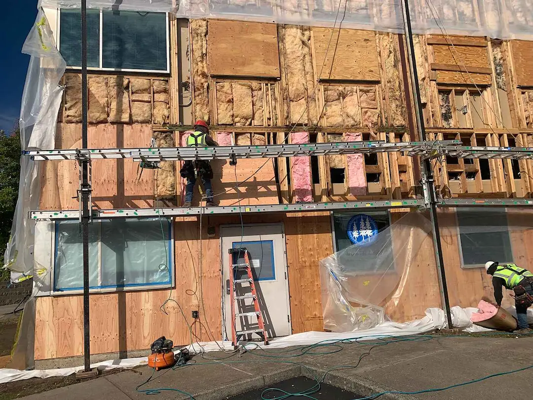 Clear Choice Construction - Continuous Seamless Aluminum Gutters - Gutter Covers