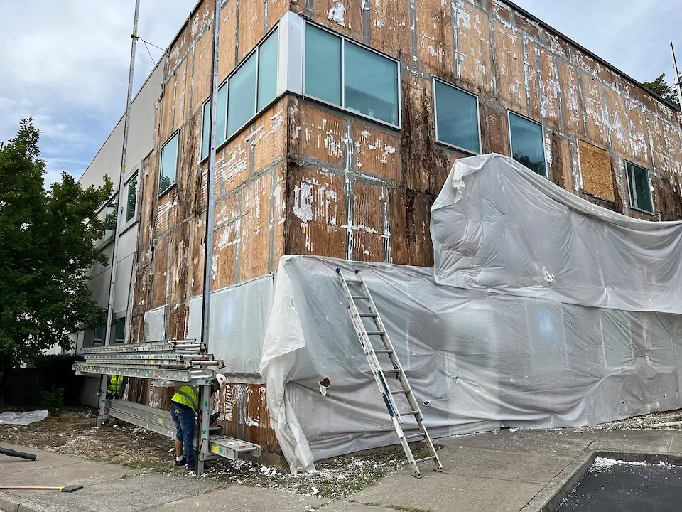 Clear Choice Construction - Continuous Seamless Aluminum Gutters - Gutter Covers