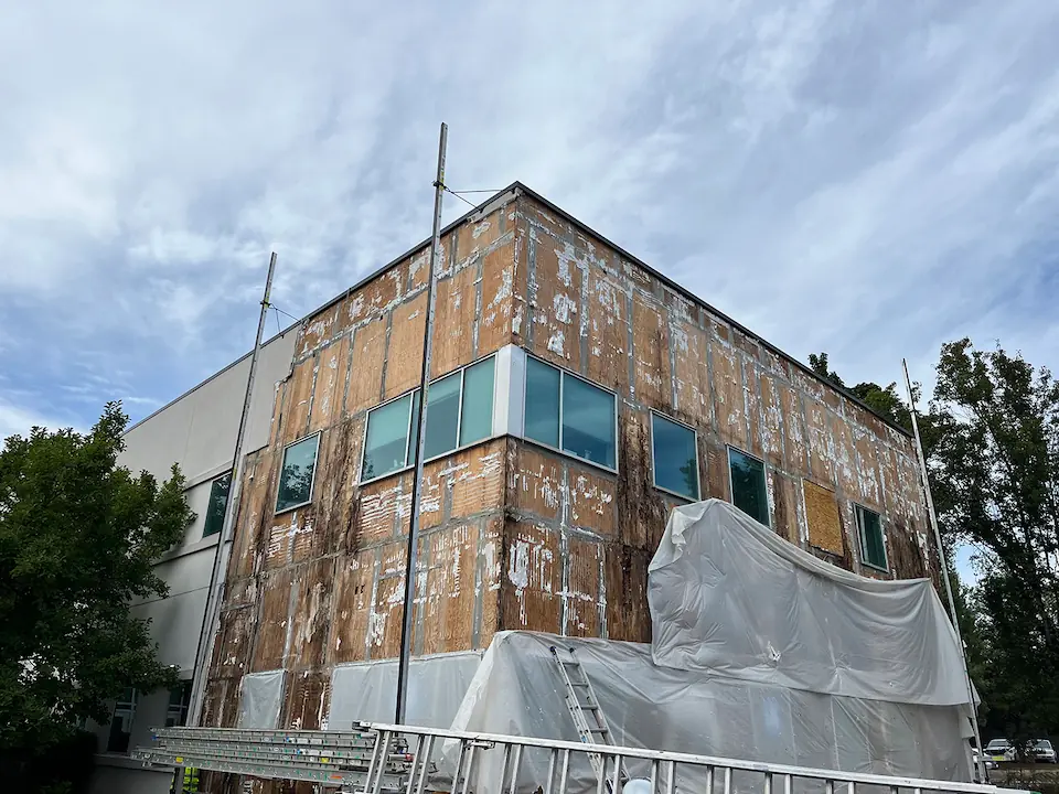 Clear Choice Construction - Continuous Seamless Aluminum Gutters - Gutter Covers